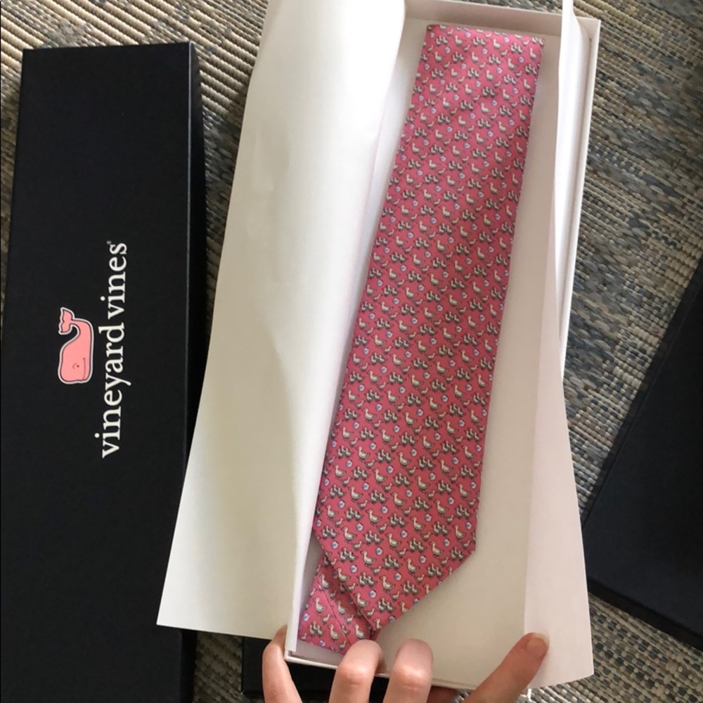 Vineyard vines tie